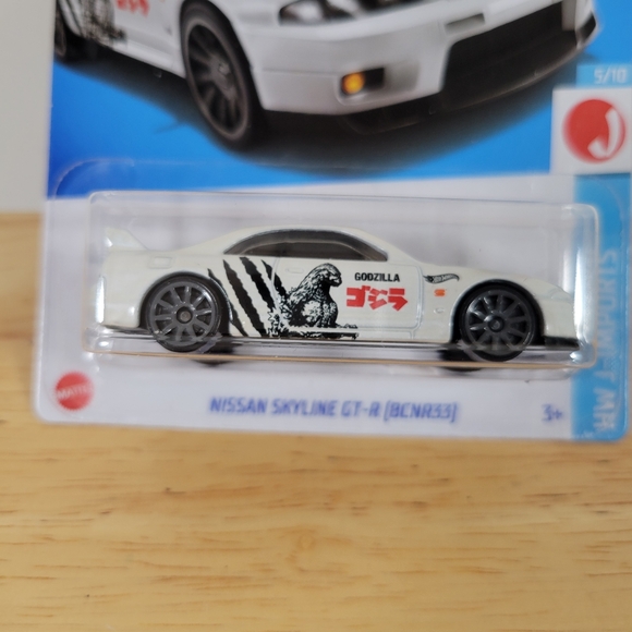 Nissan Skyline GT-R Hot Wheels Godzilla Die-cast B - Picture 3 of 8